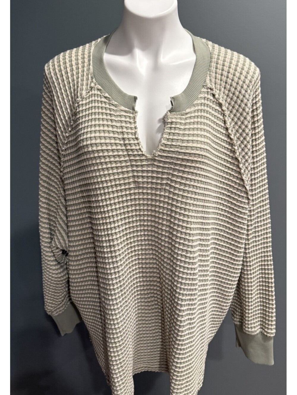 American Eagle Women’s Big Hug Notch Neck Waffle Sweatshirt Green Stripe Size XL